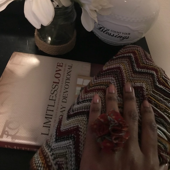 Pretty bronze ring! - Picture 2 of 6